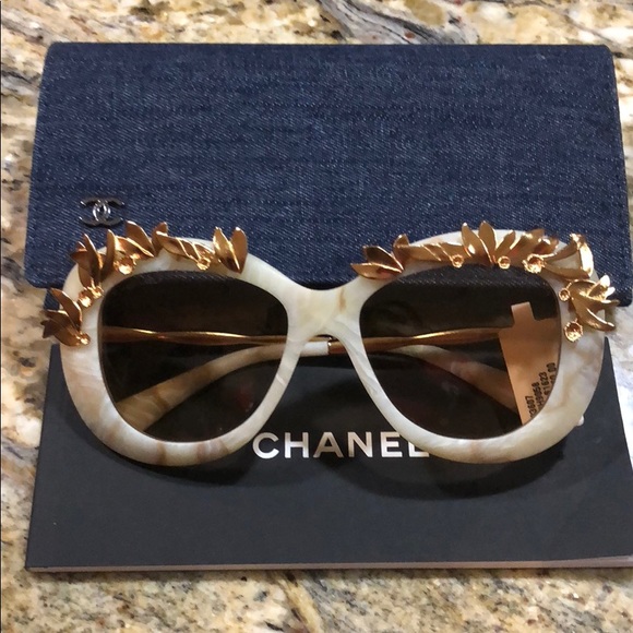 CHANEL Accessories - NEW, Authentic CHANEL Oval Marble Sunglasses